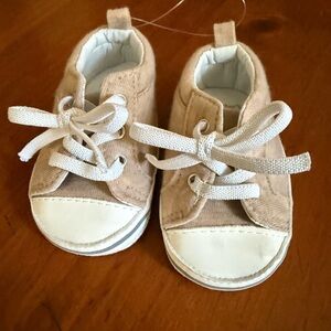 Carter’s 0-3 month baby sneakers